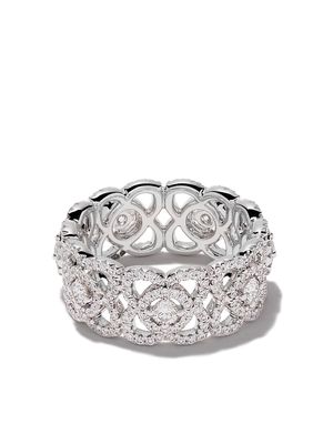De Beers Jewellers 18kt white gold Enchanted Lotus diamond band
