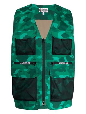 A BATHING APE® camouflage-print sleeveless vest - Green