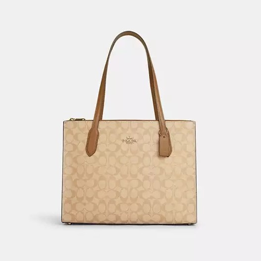 Best Trendy Bold Bags for Spring 2024
