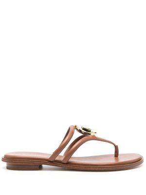 Michael Michael Kors logo-plaque thong-strap slides - Brown