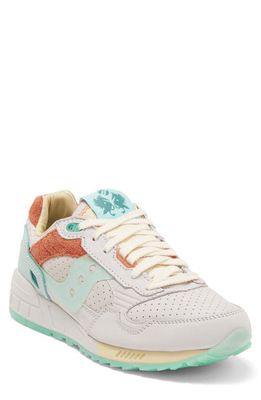 Saucony Gender Inclusive St. Barth Shadow 5000 Sneaker in Beige/Green