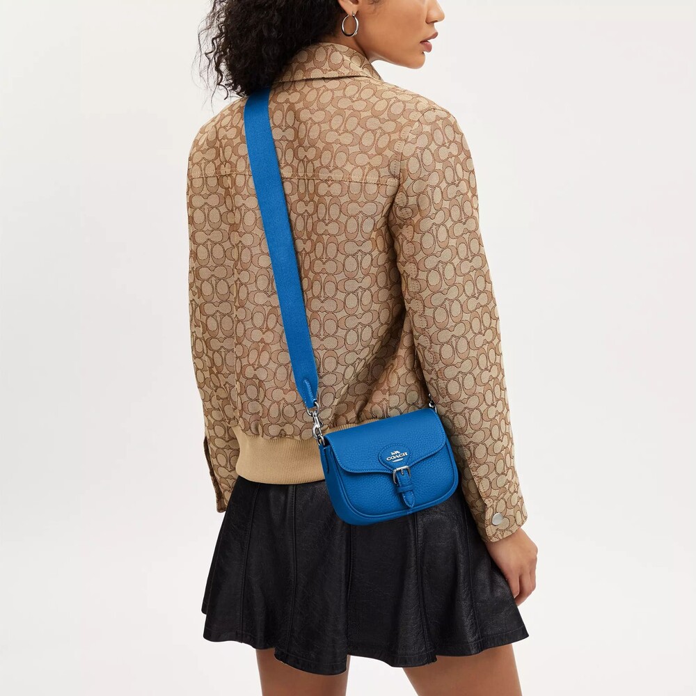 Spring into Vibrancy: Embracing Trendy Bold Bags for Spring 2024 1 Trendy Bold Bags for Spring 2024